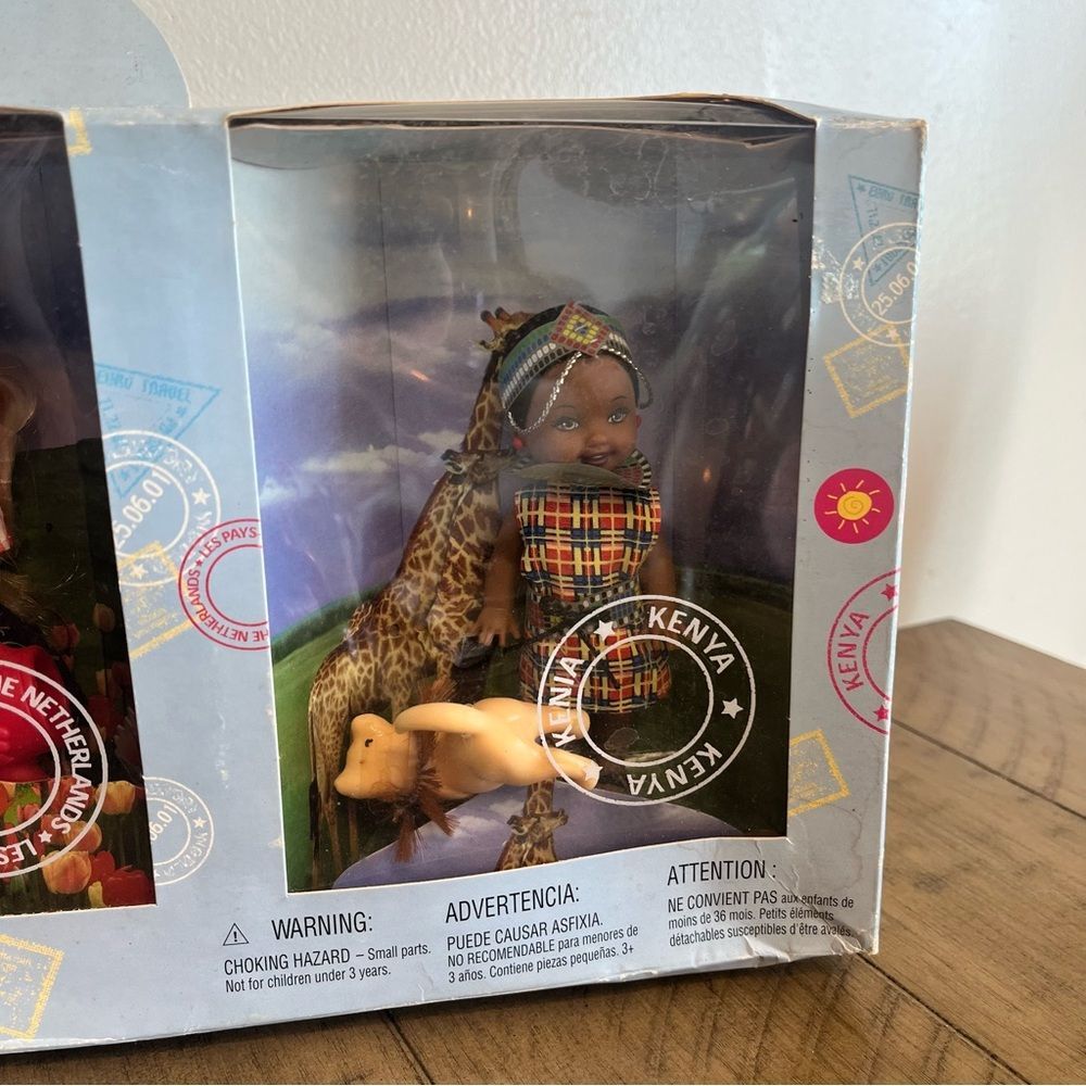 Mattel 2002 Friends of the World Kelly Doll Set Worn Box vintage - Picture 4 of 11